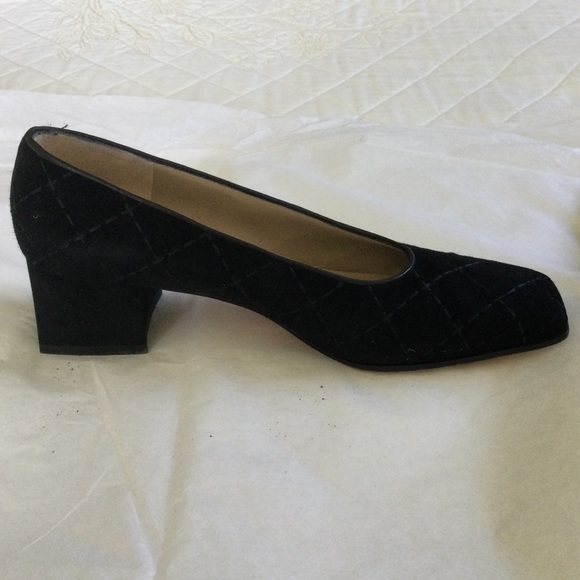 Salvatore Ferragamo Suede Pumps - Picture 4 of 11